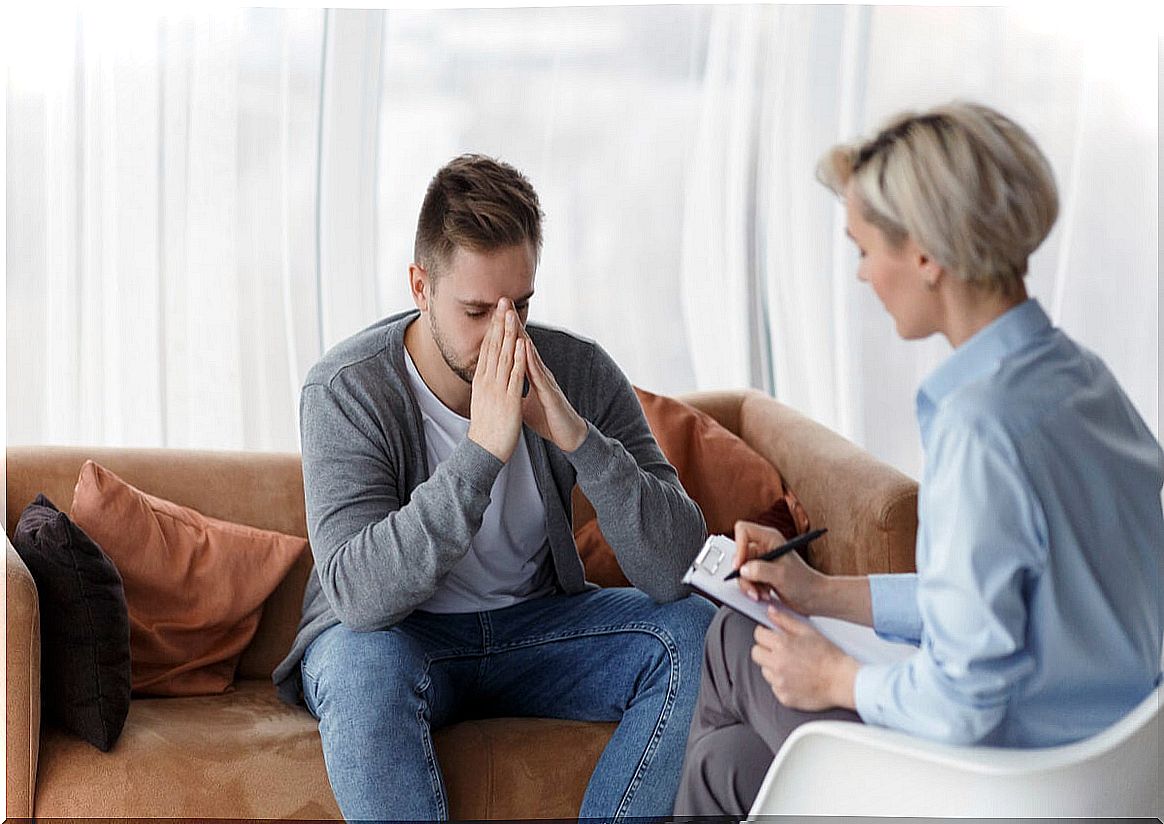 Man in therapy treating crematomania