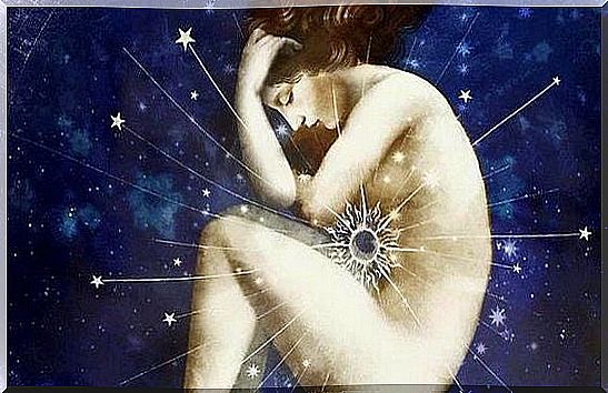 naked woman with star in the center representing the apolitical